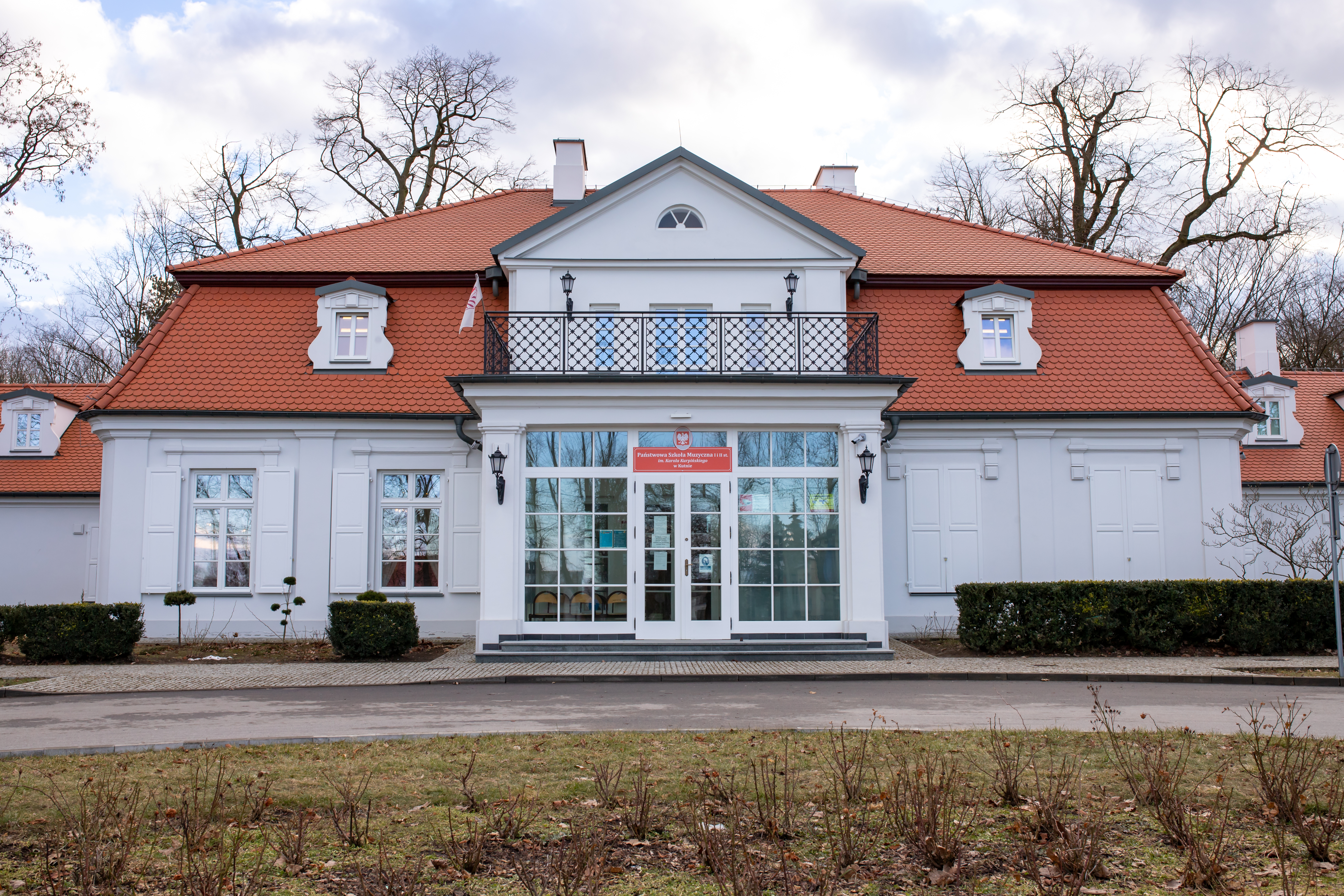 Grafika prezentująca budynek szkoły muzycznej
