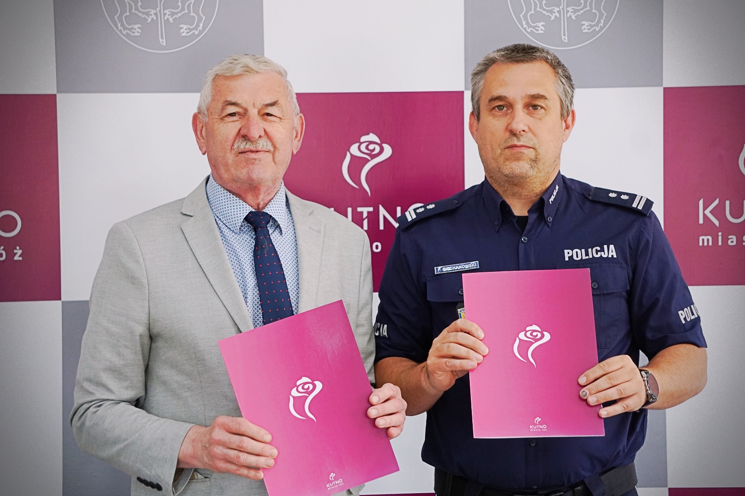 Podpisanie umowy na patrole ponadnormatywne