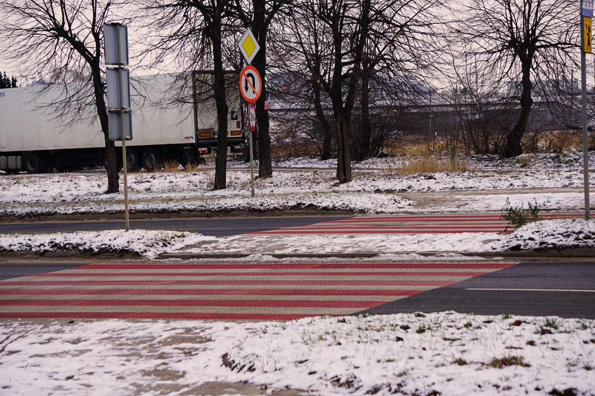 Przejście dla pieszych na ulicy Łąkoszyńskiej