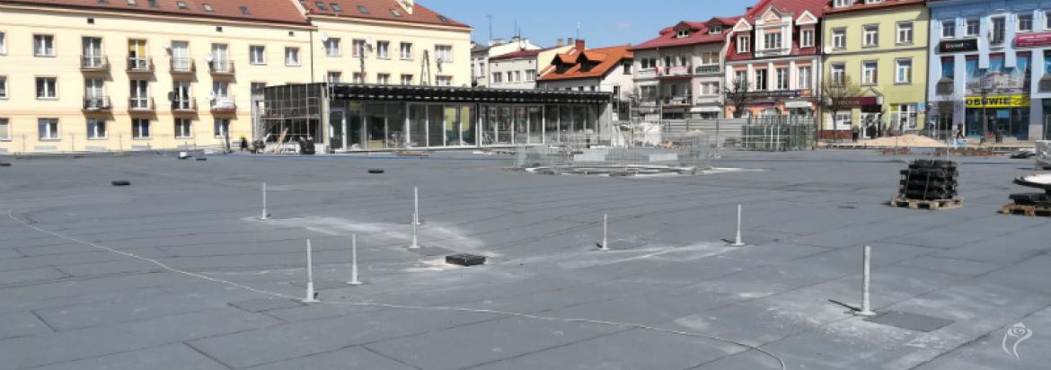 [Fotorelacja] Postęp prac na Placu Wolności i Rynku Zduńskim