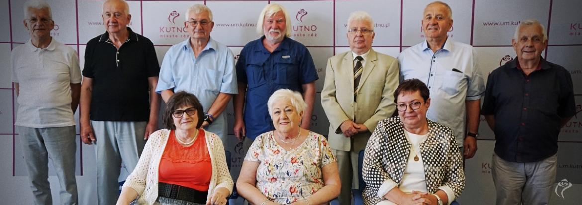 Na zdjęciu widać 10 członków Rady Seniorów