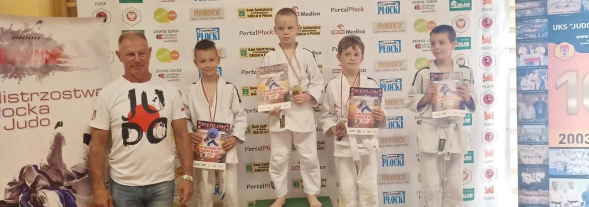 Zawodnicy UKS Ippon MDK Kutno na podium 