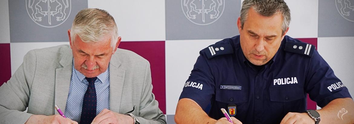 Podpisanie umowy na patrole ponadnormatywne