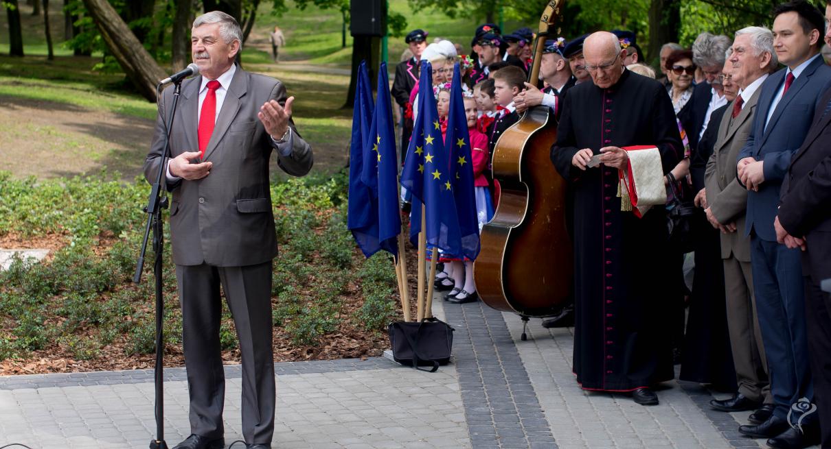 Zdjęcie z uroczystości odsłonięcia pomnika Bolesława Wituszyńskiego