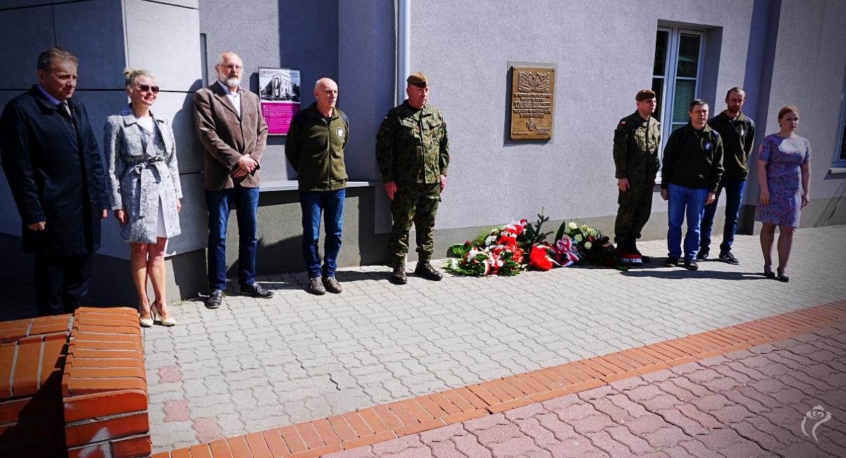 Na zdjęciu widać dziewięć osób