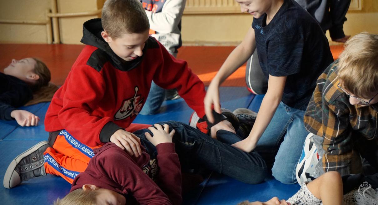 Kutnowscy strażnicy miejscy uczą pierwszej pomocy