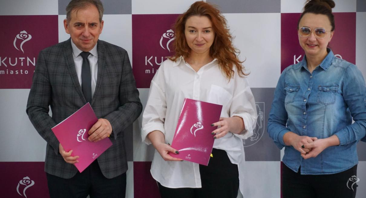 Podpisanie umów z organizacjami pozarządowymi 
