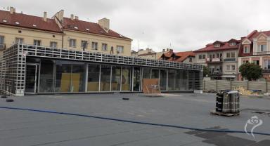 Postęp prac na Placu Wolności i Rynku Zduńskim