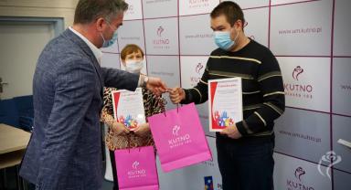 Pomagają w potrzebie, Prezydent Kutna i Przewodniczący Rady Miasta uhonorował kutnowskich wolontariuszy