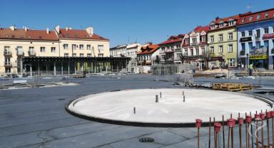 [Fotorelacja] Postęp prac na Placu Wolności i Rynku Zduńskim