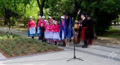Zdjęcie z uroczystości odsłonięcia pomnika Bolesława Wituszyńskiego