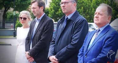 Na zdjęciu widać cztery osoby