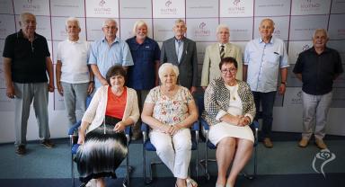 Na zdjęciu widać 11 osób, przedstawicieli Rady Seniorów oraz UM Kutno