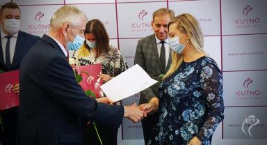 Nauczyciele odebrali akty nadania awansów