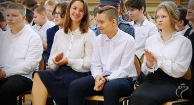 Szkoła Podstawowa nr 2 w Kutnie ma swój sztandar
