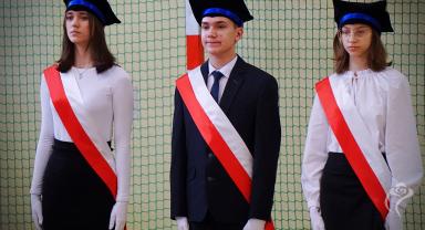 Szkoła Podstawowa nr 2 w Kutnie ma swój sztandar