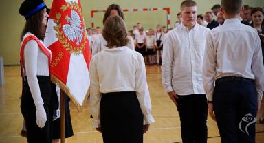 Szkoła Podstawowa nr 2 w Kutnie ma swój sztandar
