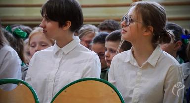 Szkoła Podstawowa nr 2 w Kutnie ma swój sztandar