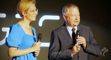 Zdjęcie z wręczenia decyzji o wparciu dla firm inwestujących w Łódzkiej SSE