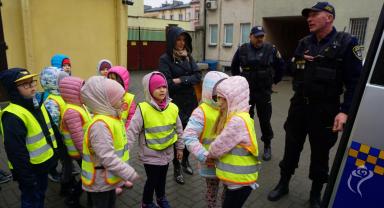 Przedszkolaki z Promyczka w Urzędzie Miasta