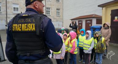 Przedszkolaki z Promyczka w Urzędzie Miasta