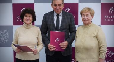Podpisanie umów z organizacjami pozarządowymi 
