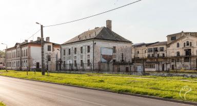Widok na kompleks budynków, w któryś w przeszłości działało getto