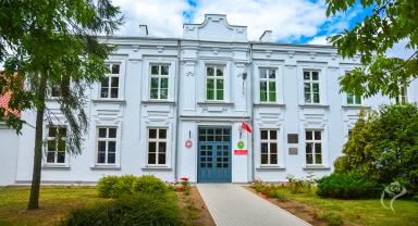Zdjęcie wejścia do Zespołu Szkół Zawodowych nr 2