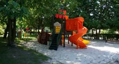 Odnowiony plac zabaw "Wyspy Karaibskie"
