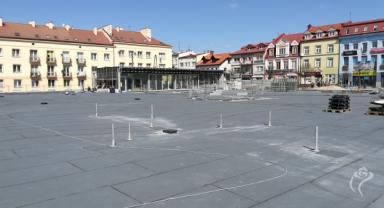 [Fotorelacja] Postęp prac na Placu Wolności i Rynku Zduńskim