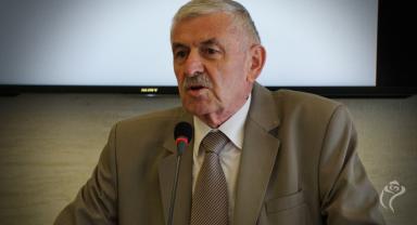 Na zdjęciu widać przemawiającego prezydenta Kutna