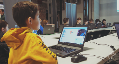 Szkoła z gigantami, dzieci programują 
